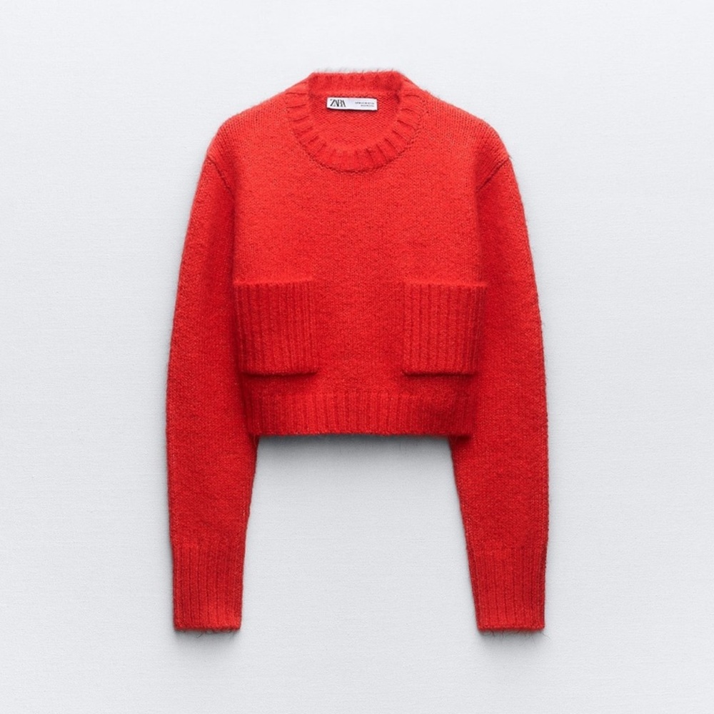 NEVER WORN Zara Red Cropped Sweater With Pockets